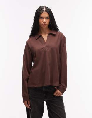 ASOS DESIGN - Langarmshirt in Schokobraun mit Rugby-Kragen-Brown
