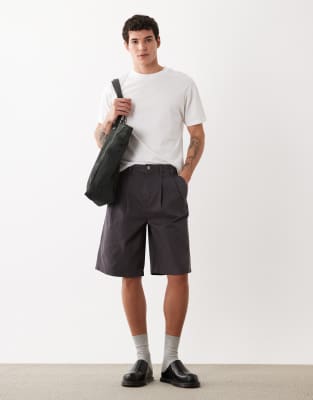 Lange Chino-Jorts in Grau mit Bundfalten Grau 56