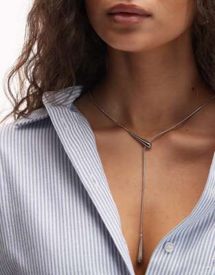 ASOS DESIGN - Lange Halskette im Lasso-Design in Silberoptik mit tropfenförmigem Anhänger