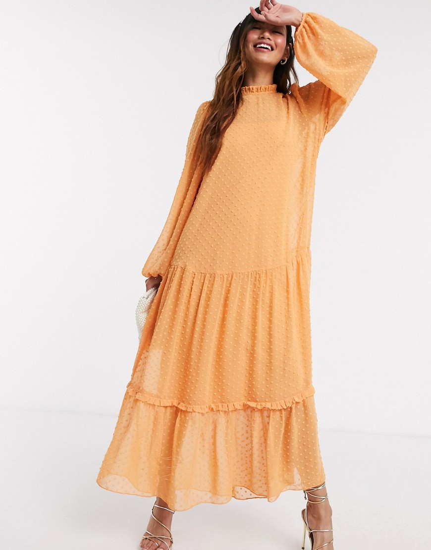 ASOS DESIGN - Lange hoogsluitende dobby jurk met lagen in mosterdgeel