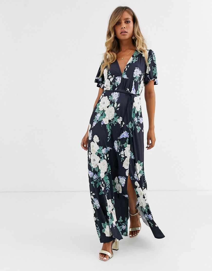 ASOS DESIGN - Lange jurk met fladdermouwen, riem, kwastje en bloemenprint-Multi