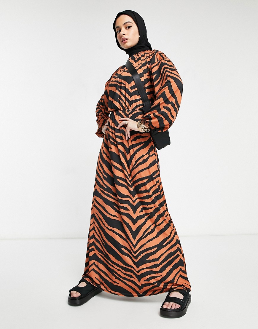 ASOS DESIGN - Lange jurk met lange mouwen in gladde roestbruine zebraprint-Rood