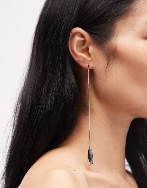 ASOS DESIGN – Lange, silberfarbene Ohrringe mit Anhänger in Tropfenform - view 1