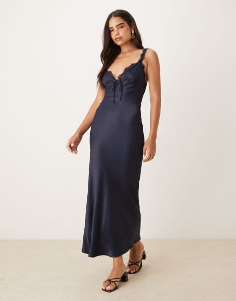 ASOS DESIGN - Lange slipdress van satijn met kanten rand in marineblauw - view 1