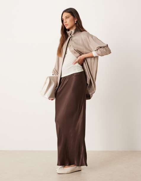 ASOS DESIGN - Lange sliprok van schuin gesneden satijn in chocoladebruin - view 1