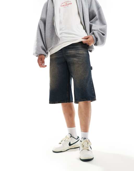 ASOS DESIGN – Länger geschnittene Jeans-Jorts in starker Waschung mit Carpenter-Details
