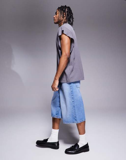ASOS DESIGN – Länger geschnittene Jeans-Jorts in verwaschenem Hellblau, 3 von 5