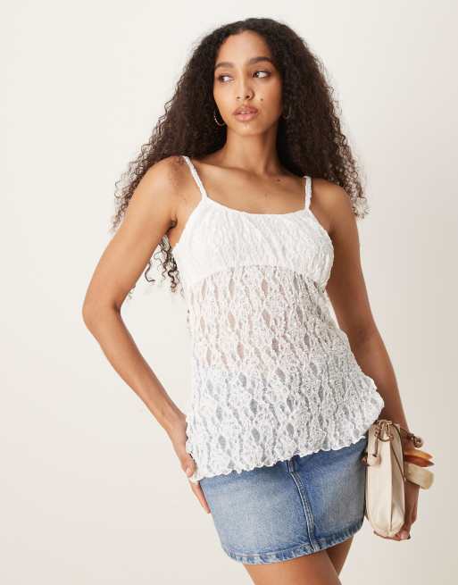 ASOS DESIGN - Langere camitop van kant met aangerimpelde buste in ivoorwit