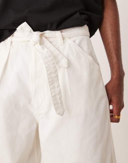ASOS DESIGN - Langere short met strikceintuur en plooien in ecru, 3 van 5