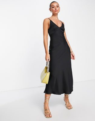 ASOS DESIGN - Langes Hängerkleid aus gehämmertem Satin in Schwarz