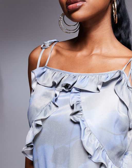 ASOS DESIGN – Langes Trägerkleid aus Satin in Blau mit Blumenmuster und Rüschendetail, 2 von 4
