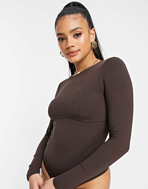 ASOS DESIGN - Langærmet bodystocking med korsetsøm i busten i chokoladebrun, 3 af 4