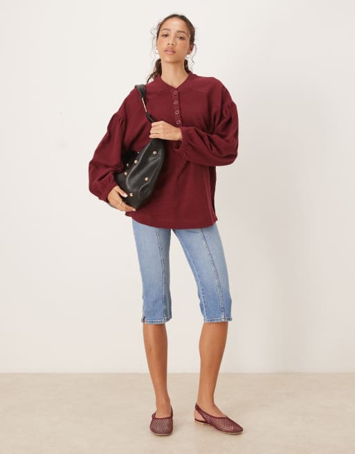 ASOS DESIGN - Langærmet henley-top med pufærmer og vaffeltekstur i bordeaux vask, 2 af 4