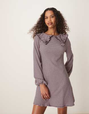 ASOS DESIGN - Langærmet minikjole med flæsekrave og gingham-tern - view 1