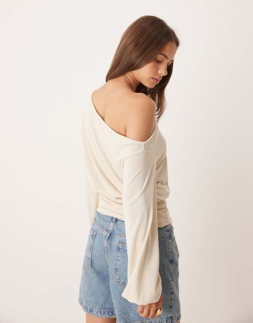 ASOS DESIGN - Langærmet offshoulder-top i cupro, 3 af 4