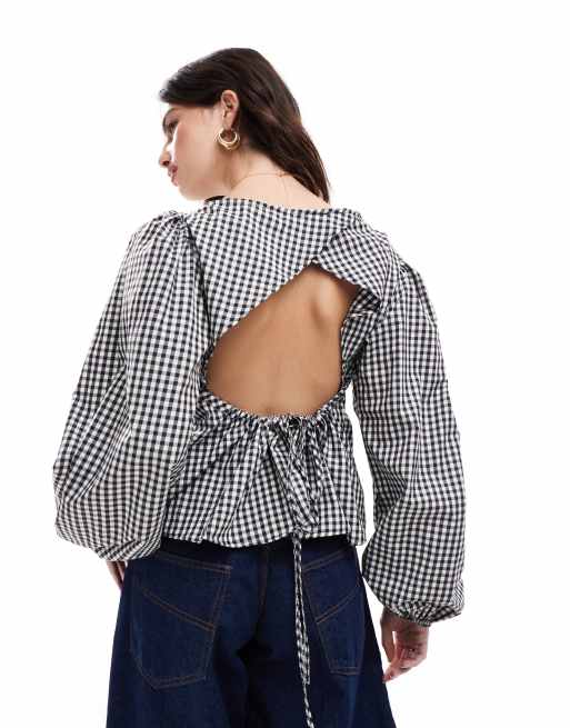 ASOS DESIGN - Langærmet poplin-bluse med rynker på ryggen og sorte gingham-tern, 4 af 4