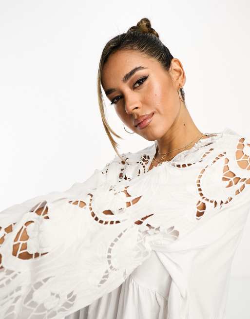 ASOS DESIGN - Langærmet smock-minikjole med udskåret broderi i hvid, 3 af 4