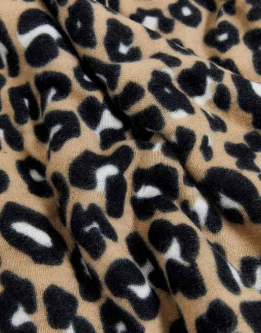 ASOS DESIGN langt halstørklæde med leopardprint, 3 af 4