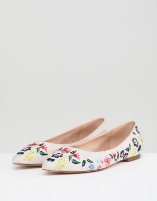 ASOS DESIGN Lantana Embroidered Pointed 