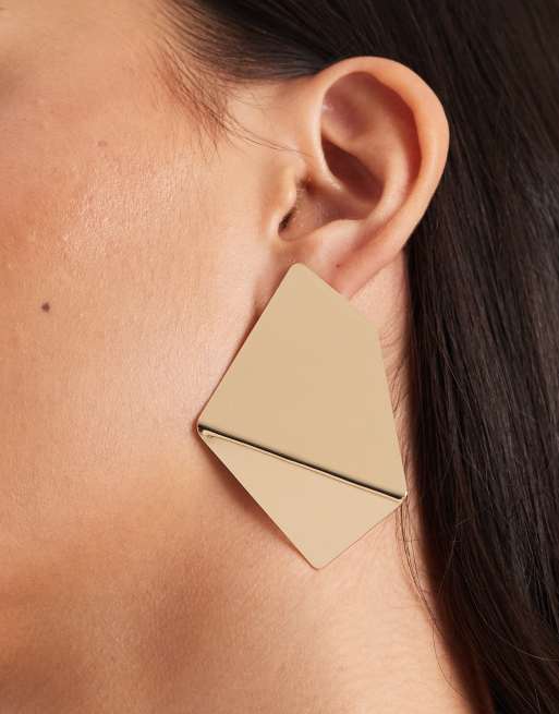 ASOS DESIGN large abstract earrings in gold tone, 3 of 3