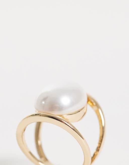 ASOS DESIGN large ring with faux pearl set in gold tone, 2 of 3