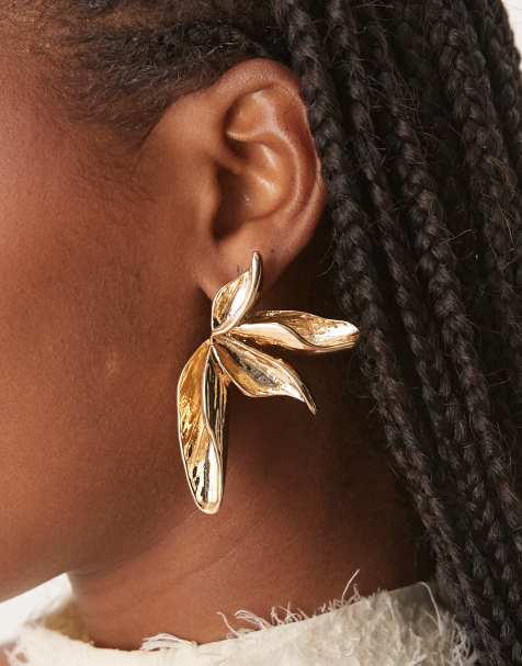 ASOS DESIGN large stud half-petal earrings in gold tone - view 1