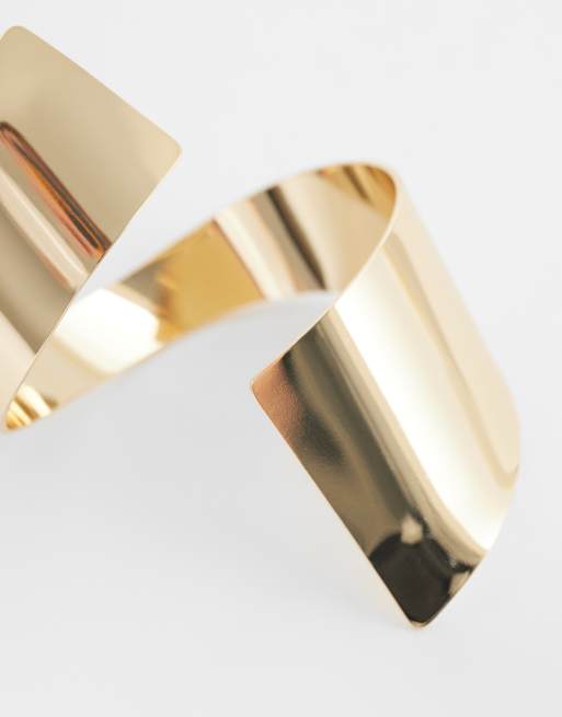 ASOS DESIGN large wrap-around cuff bangle in gold tone, 3 of 3
