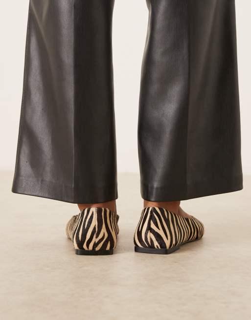 ASOS DESIGN - Lari - Premium - Spidse ballerinaer i læder med hår og zebraprint, 4 af 4