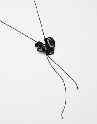 Asos Design Lariat Necklace With Black Chain And Black Flower Detail In Black
