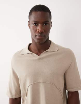 Lässig geschnittenes T-Shirt aus strukturiertem Strickmaterial in Steinbeige-Neutral Neutral S