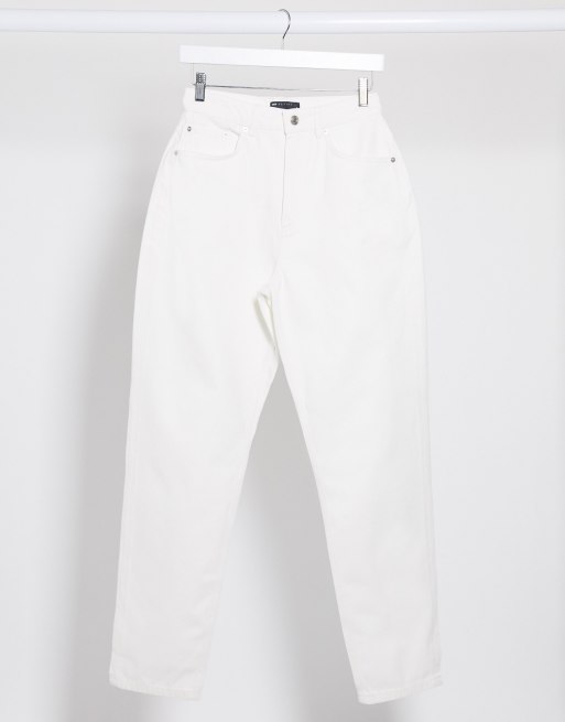 ASOS DESIGN – Lässige Mom-Jeans mit hoher Taille in gebrochenem Weiß