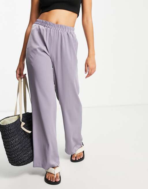 ASOS DESIGN – Lässige Pyjamahose mit weitem Bein in Lila