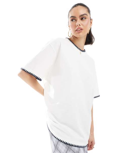 ASOS DESIGN – Lässiges Oversize-T-Shirt in Weiß mit Zickzack-Details - view 1
