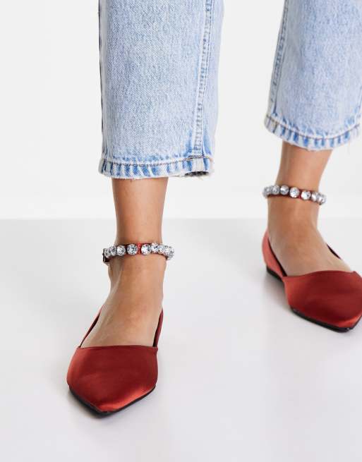 ASOS DESIGN - Latasha - Rustrøde ballerinaer i satin med spids tå og ankelrem, 3 af 4