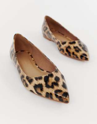 pointed leopard flats