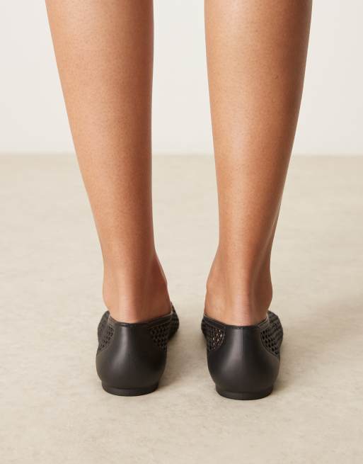 ASOS DESIGN – Lattitude – Czarne gumowe balerinki w pleciony wzór, 3 z 4
