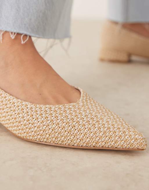 ASOS DESIGN – Lavinia – Spitze Ballerina aus Naturstoff, breite Passform, 2 von 4