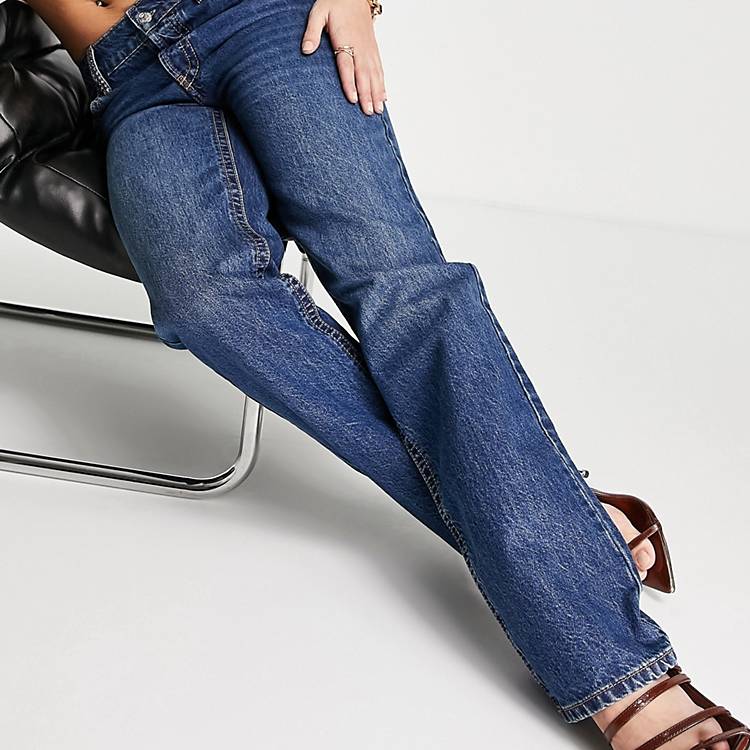 ASOS Lavtaljede jeans med ben og rhinstenbesatte bæltestropper - MBLUE | ASOS