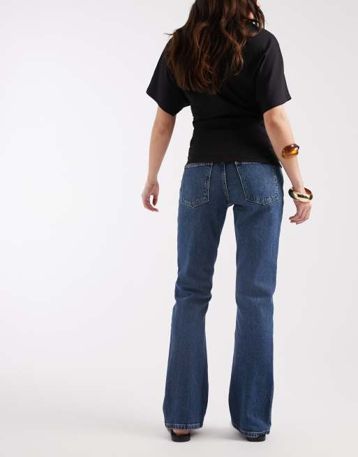 ASOS DESIGN - Lavtaljede slim-jeans med svaj i blå vask, 3 af 5
