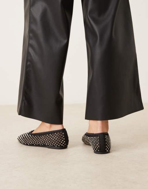 ASOS DESIGN – Lawn – Czarne balerinki ze zdobieniem, 3 z 4