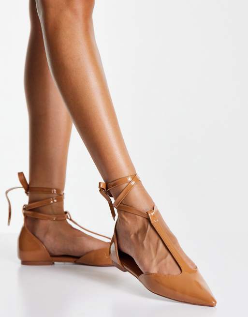 ASOS DESIGN - Leaf - Flade ballerinasko med T-bar og bindebånd om benene i gyldenbrun