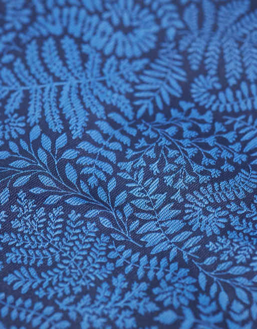 ASOS DESIGN leaf floral necktie and pocket square in navy, 3 of 3