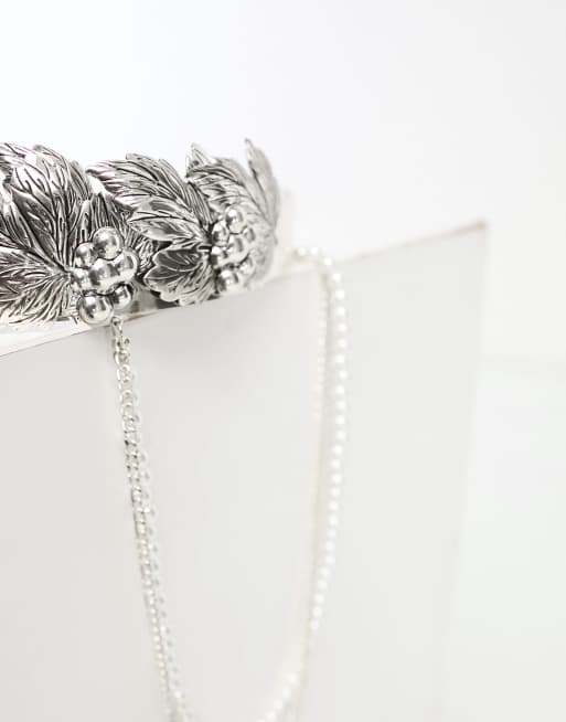 ASOS DESIGN leaf head crown with faux pearl and chain details in silver tone , 3 of 4