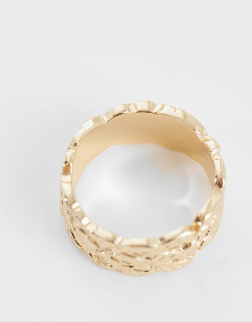 ASOS DESIGN leaf texture ring in gold, 3 of 3