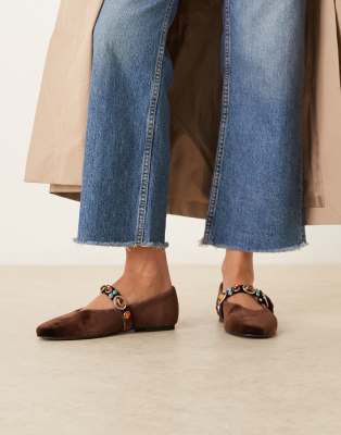 ASOS DESIGN - Leah - Ballerines babies ornementées en velours - Marron-Brown