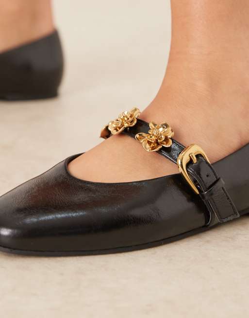ASOS DESIGN – Leah – Mary-Jane-Ballerinas in Schwarz mit Blumenbesatz, 4 von 4