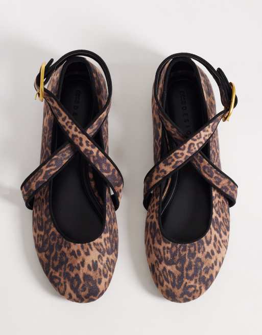 ASOS DESIGN – Leash – Balerinki ze skrzyżowanymi paskami we wzór w cętki, 2 z 4