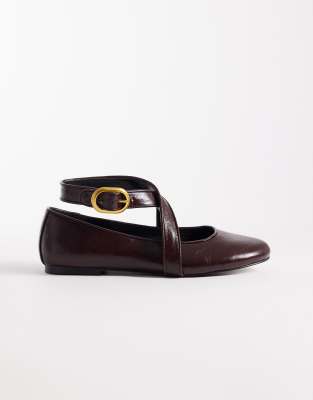 ASOS DESIGN - Leash - Ballerinas in Schokobraun mit überkreuzten Riemen-Brown