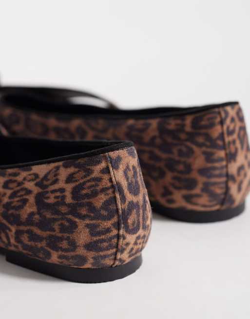 ASOS DESIGN – Leash – Ballerinas mit überkreuzten Riemen und Leopardenmuster, 3 von 4