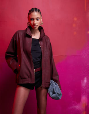 leather look bomber jacket in burgundy-Red